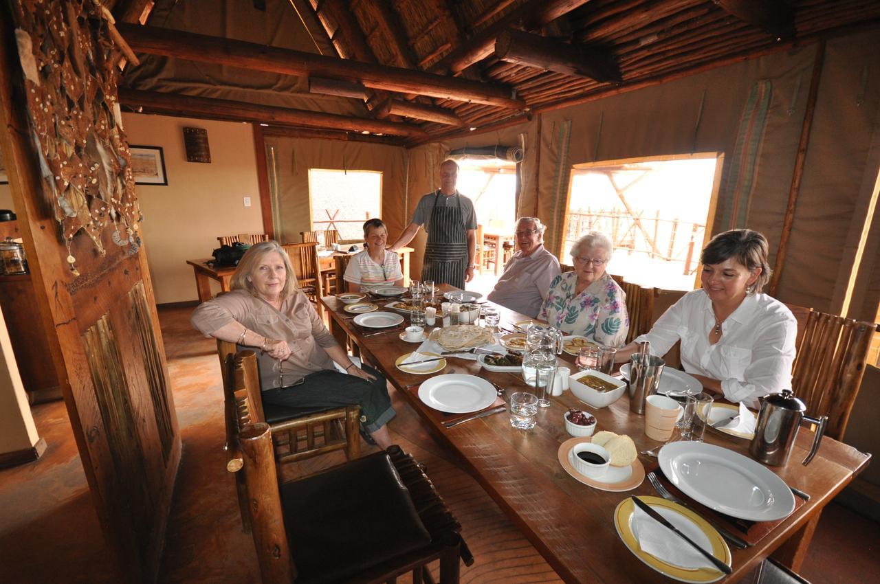 Xaus Lodge Twee Rivieren Kültér fotó