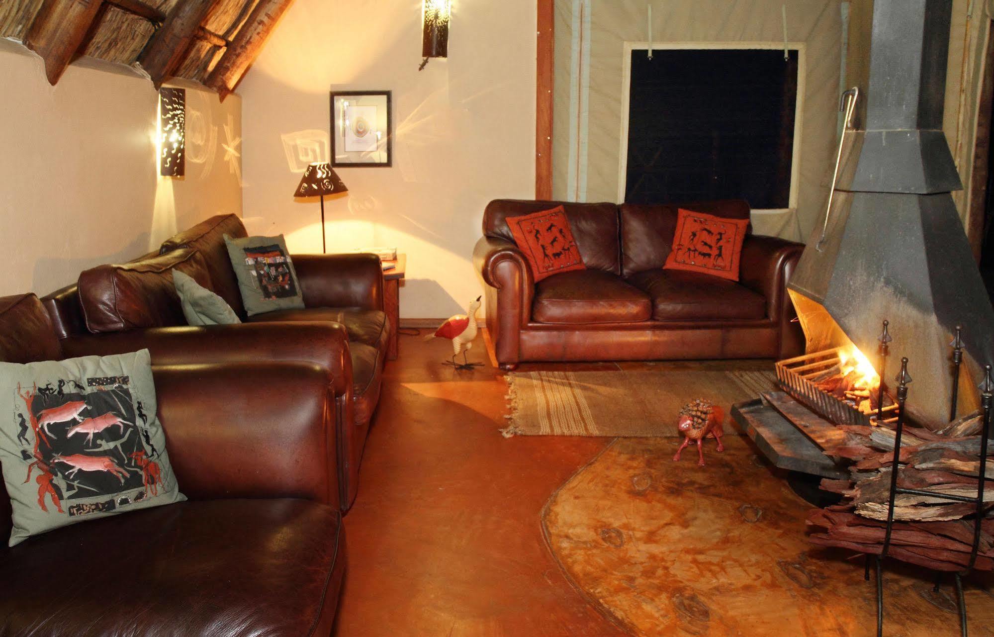 Xaus Lodge Twee Rivieren Kültér fotó