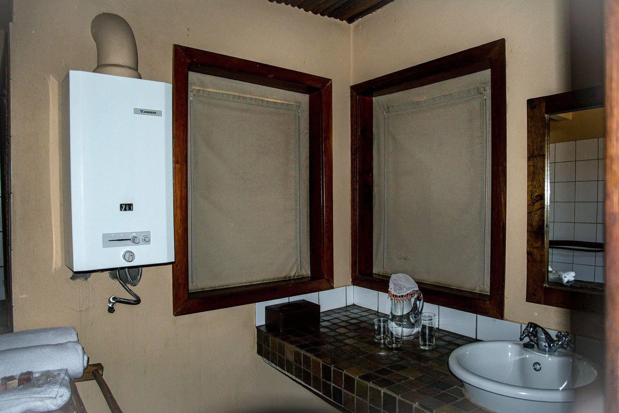 Xaus Lodge Twee Rivieren Kültér fotó
